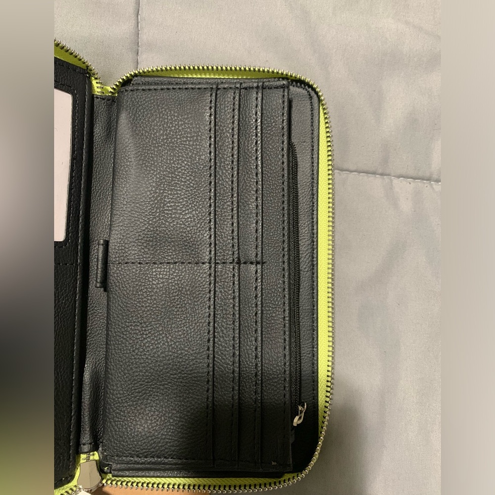 Steve Madden Zip Around Wallet - Picture 5 of 11